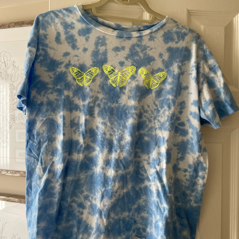 Oversized butterfly graphic tee